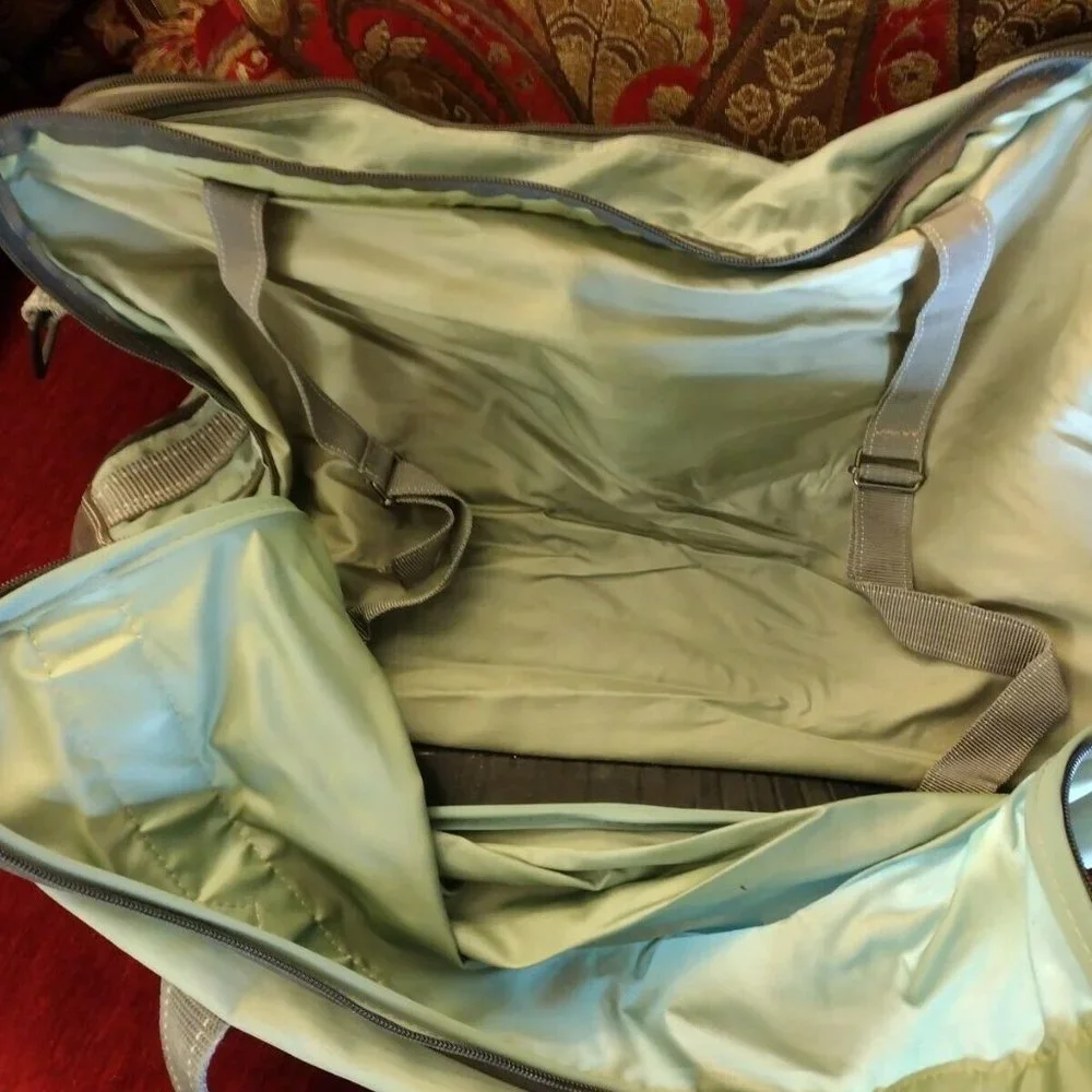 LePointe by Skyway Green Duffle Bag Carry On Travel Bag Shoulder Strap - VINTAGE